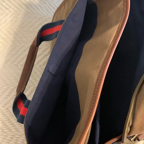 Tommy Hilfiger Classic canvas& leather messenger/laptop bag - Picture 10 of 15